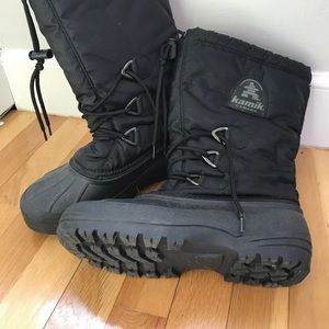Women’s size 8 snow boots EUC